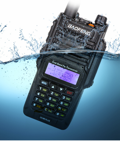 Radio VHF portatil Baofeng UV-5R configurado con canales marinos